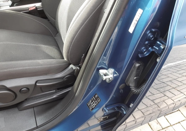 Opel Zafira cena 47800 przebieg: 209000, rok produkcji 2015 z Paczków małe 742